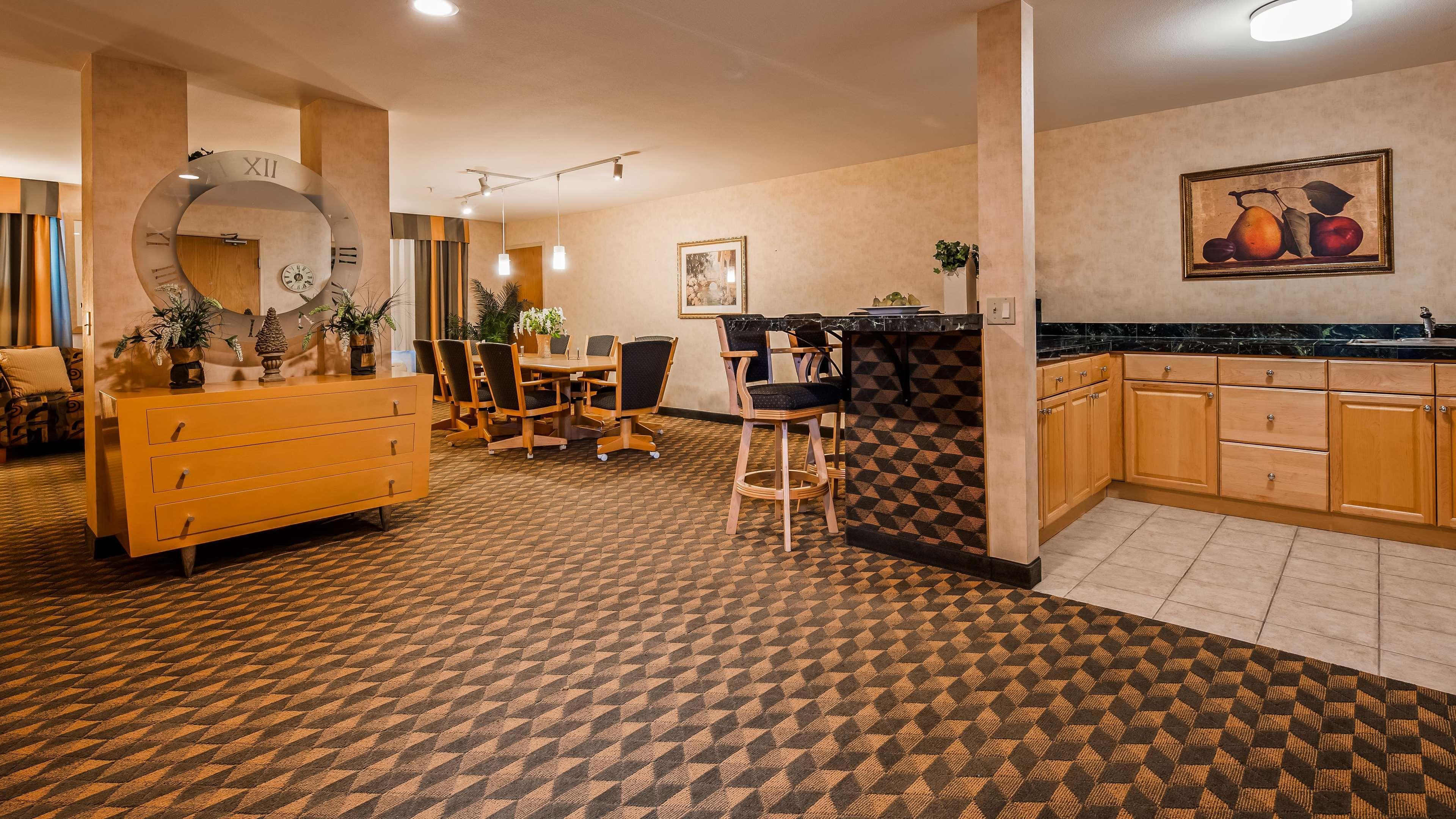 Western North Vegas Inn&suites