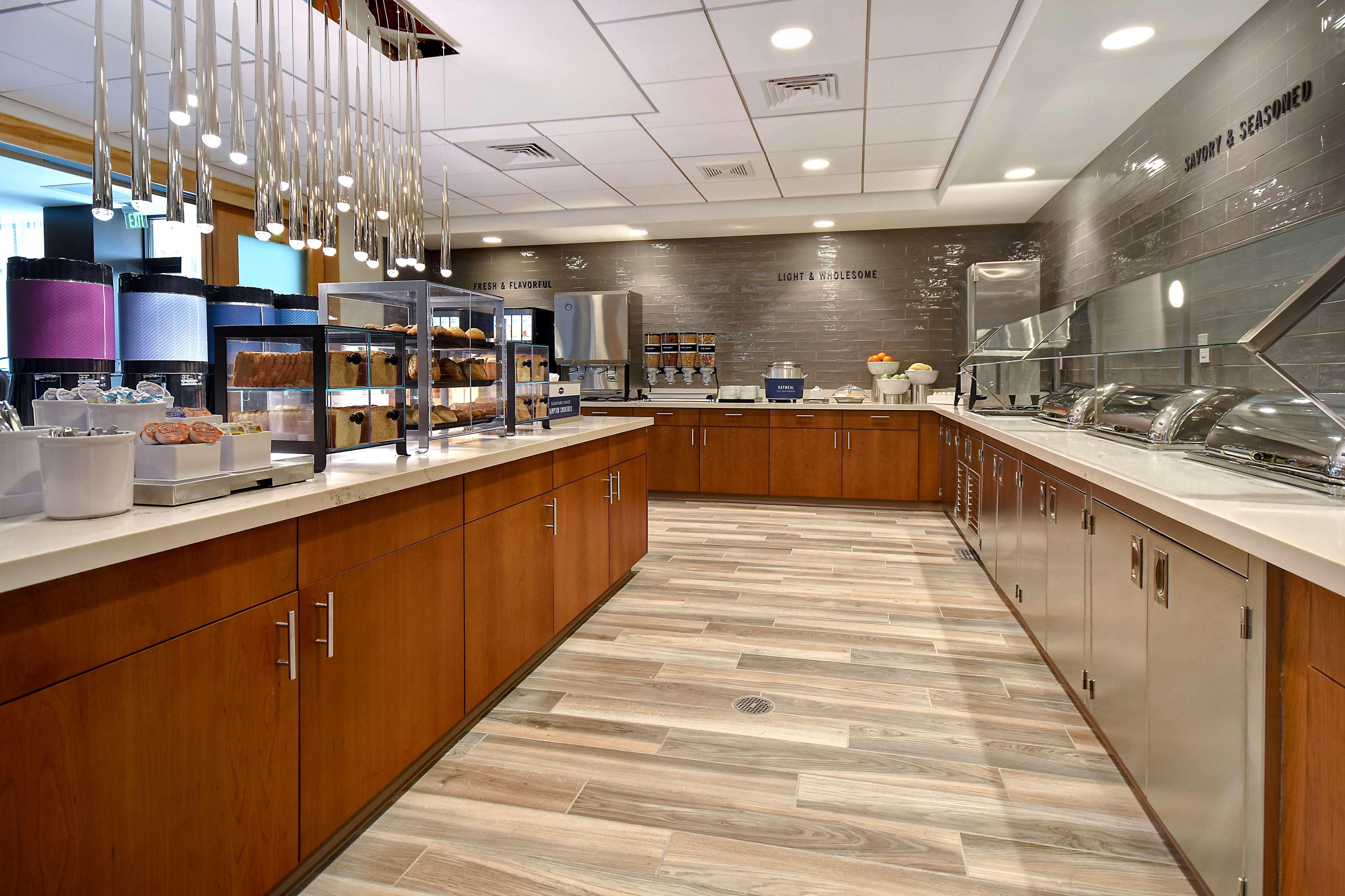 Hampton Inn&suites Vegas Convention Center