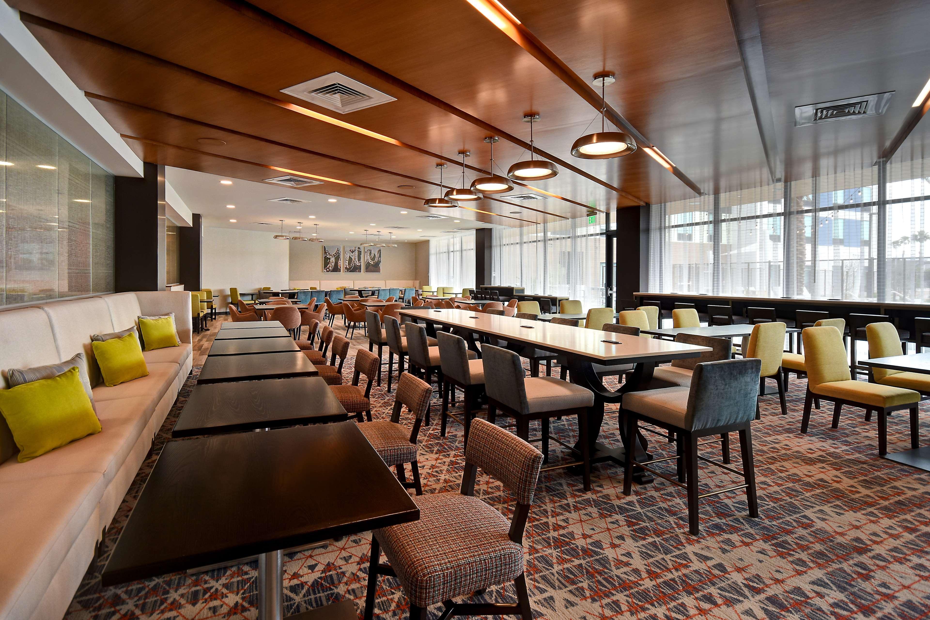 Hotel Hampton Inn&suites Vegas Convention Center 3*
