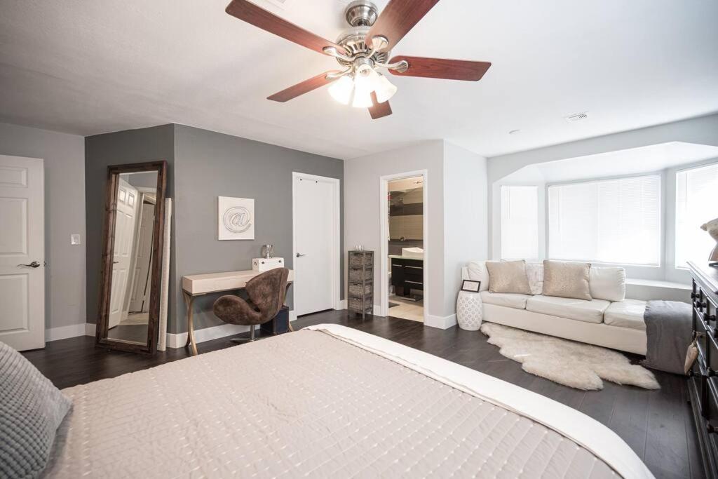 Modern Home! Pool & Jacuzzi Holiday home Las Vegas