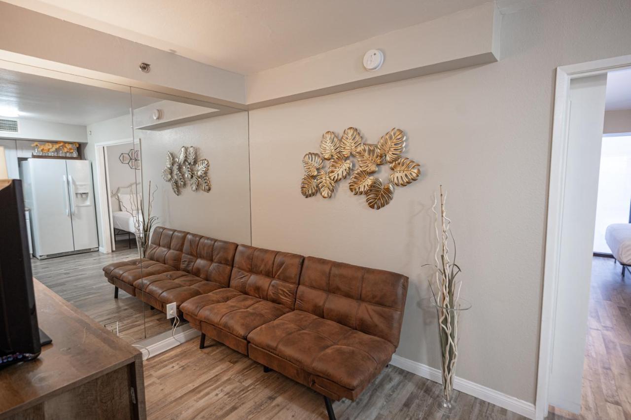 Apartment Together On The Strip - 2 Bedroom 1124 *