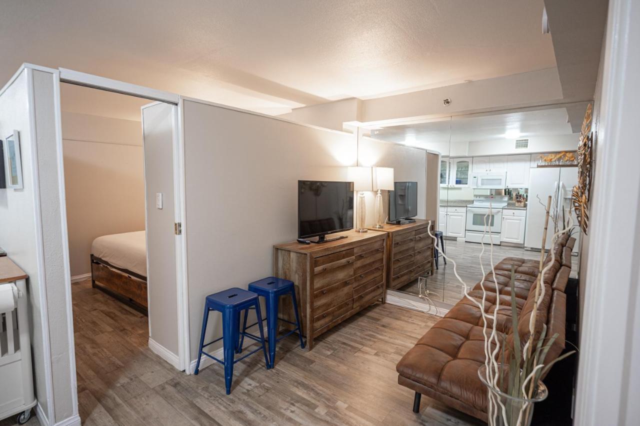 Apartment Together On The Strip - 2 Bedroom 1124 *