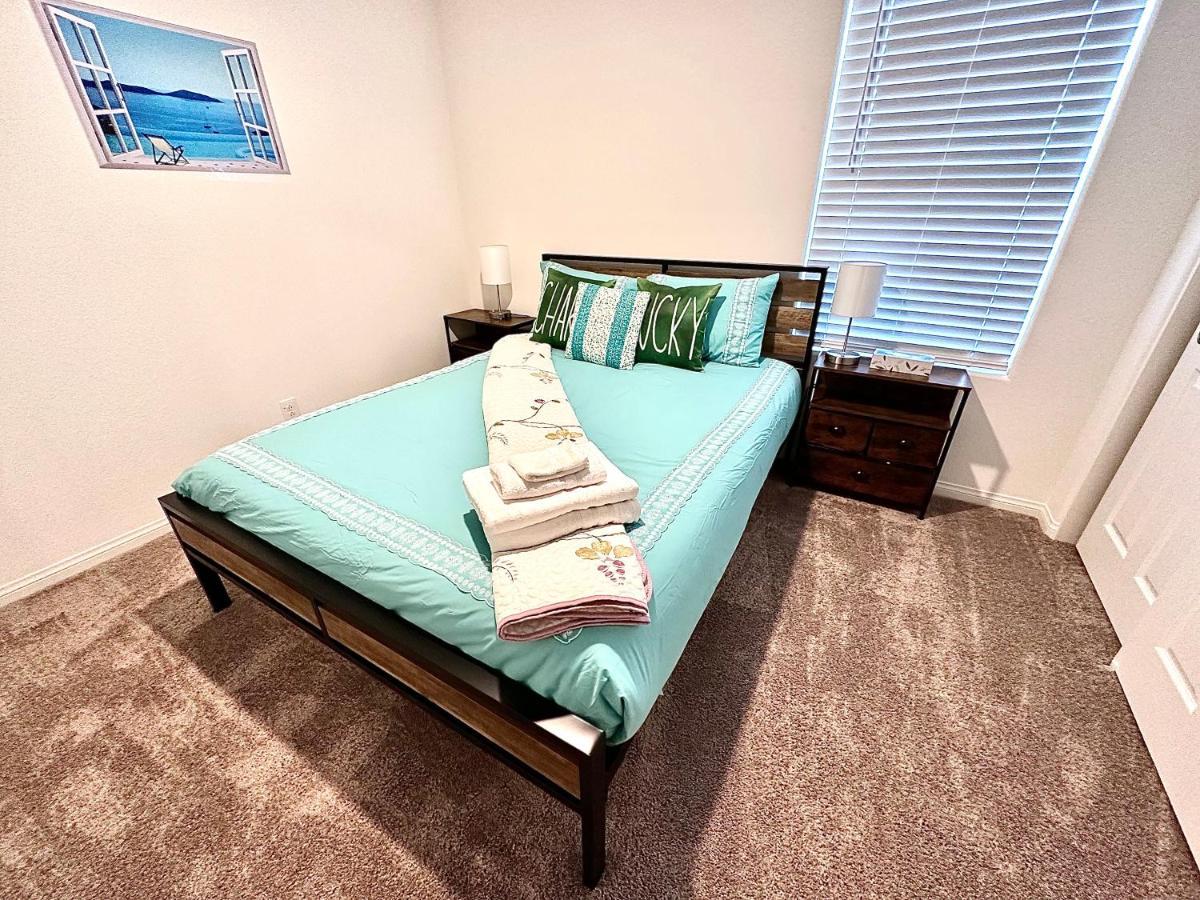 Spacious House, 5 Bedrooms, Sleeps 12, Near Vegas Strip And Airport Hébergement de vacances Las Vegas