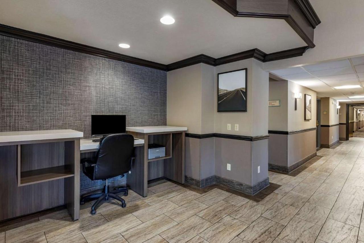 Best Western Plus West Hotel 3*