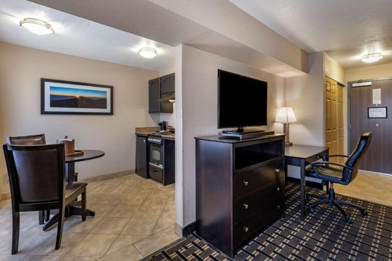 Best Western Plus West Hotel