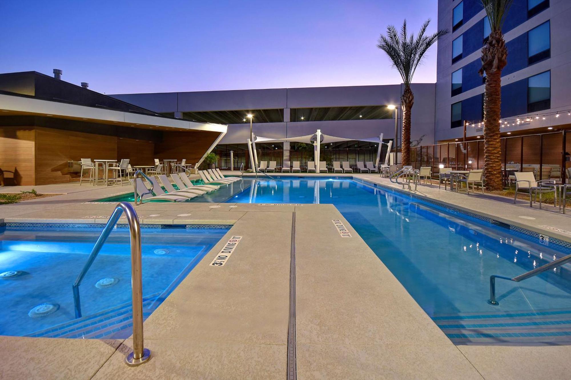 Hampton Inn&suites Vegas Convention Center