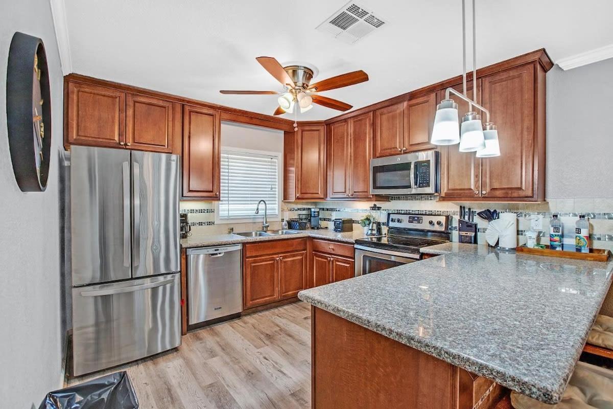 3br, 1 Story W Hot Tub, Grill, Sleeps 6 * Las Vegas