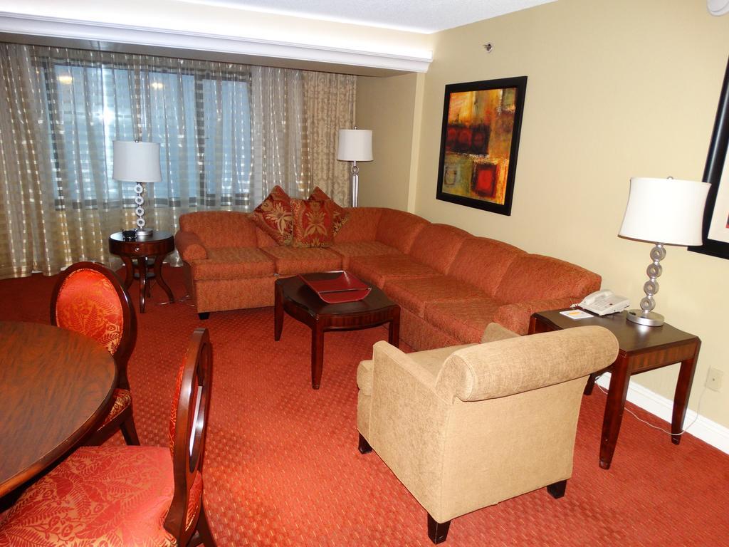 Suites At Jockey Club Aparthotel 3*