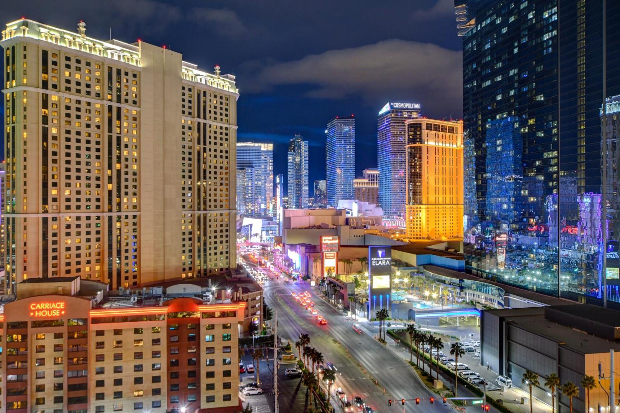 Hotel Lucky Gem Penthouse & Luxury At Signature Resort, Balcony Strip View 2605