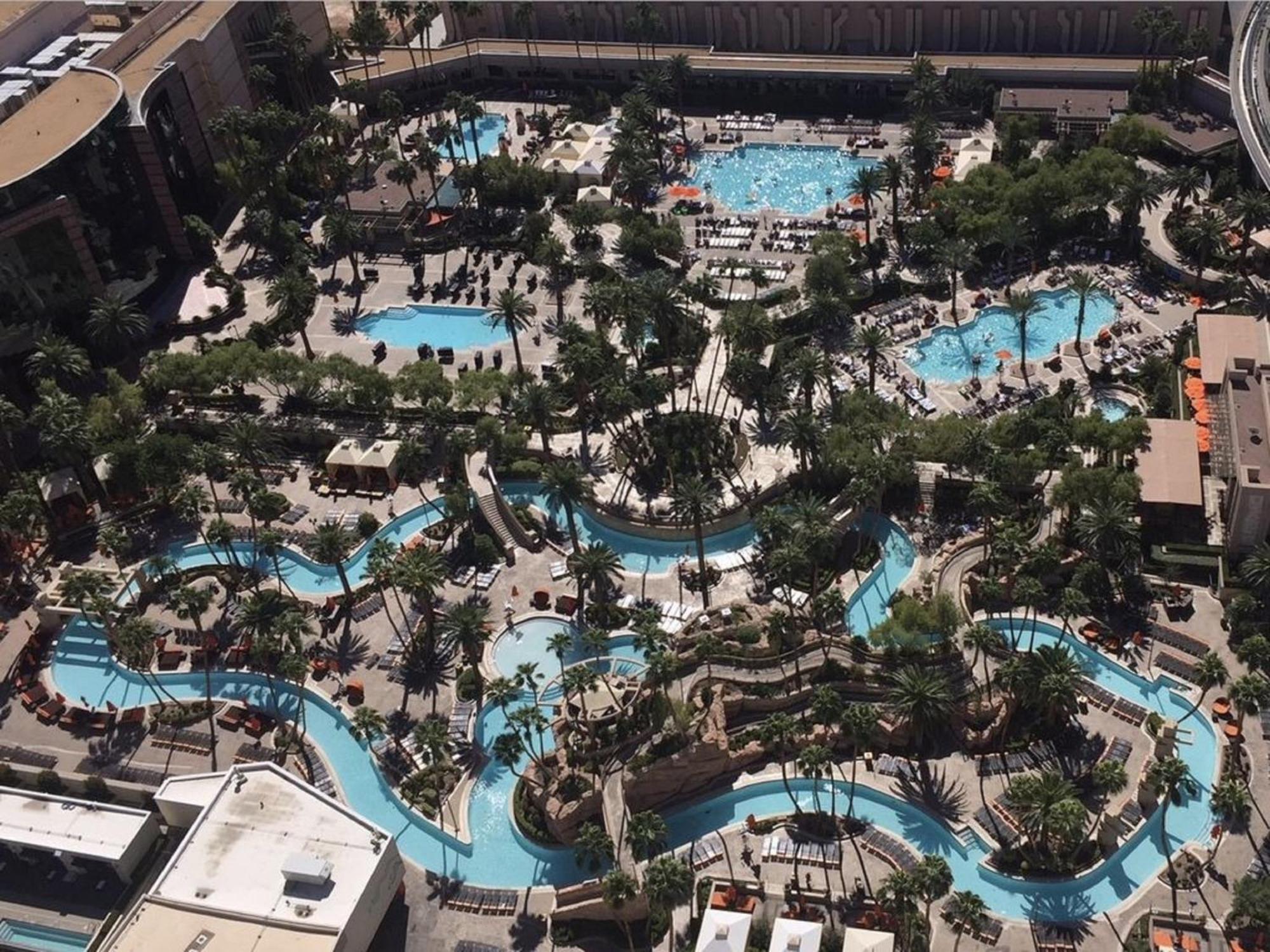 Lucky Gem Penthouse & Luxury At Signature Resort, Balcony Strip View 2605 Hotel 5*