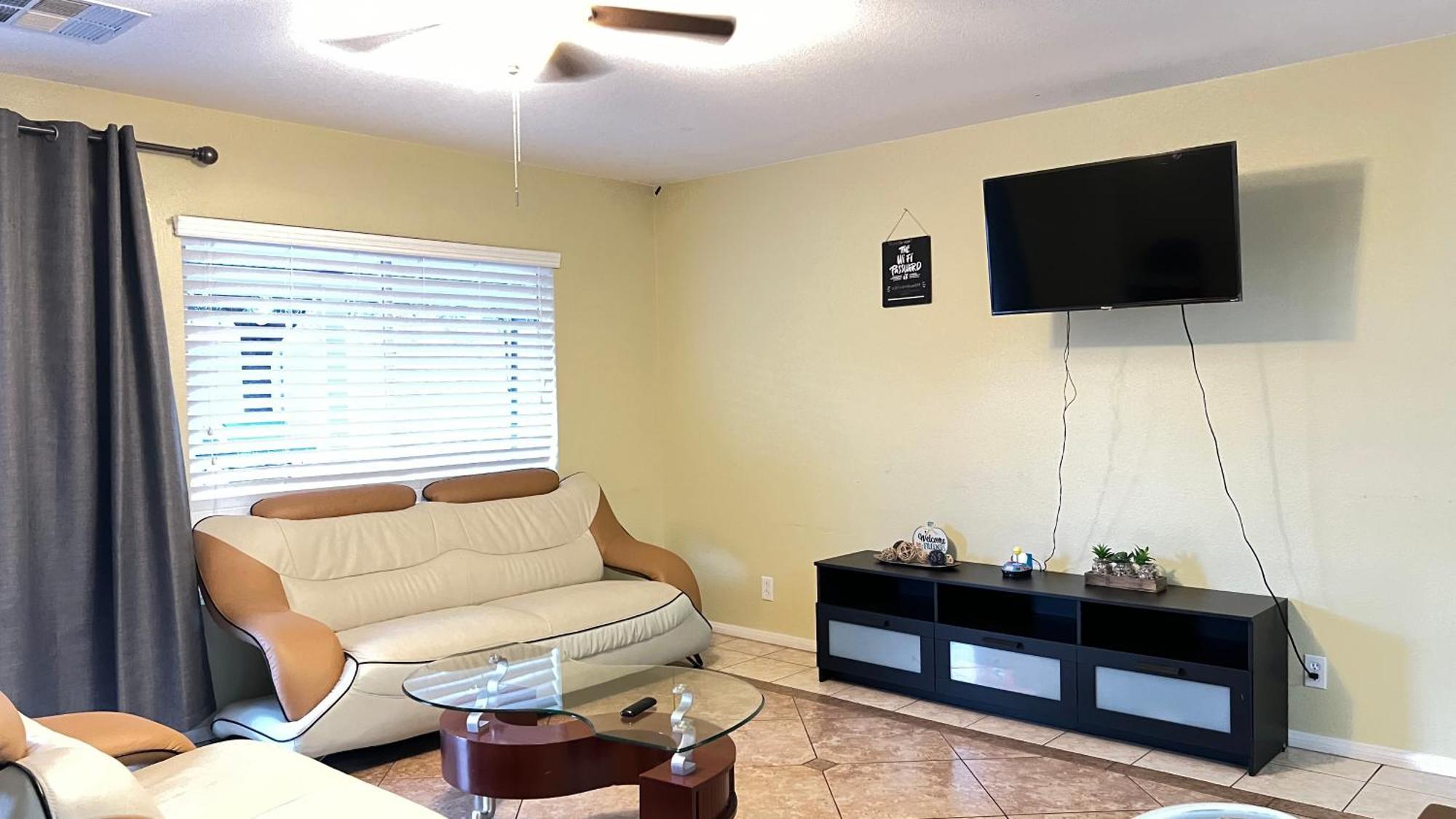 Grant's Family Home, Sleeps 16 Guests * Las Vegas