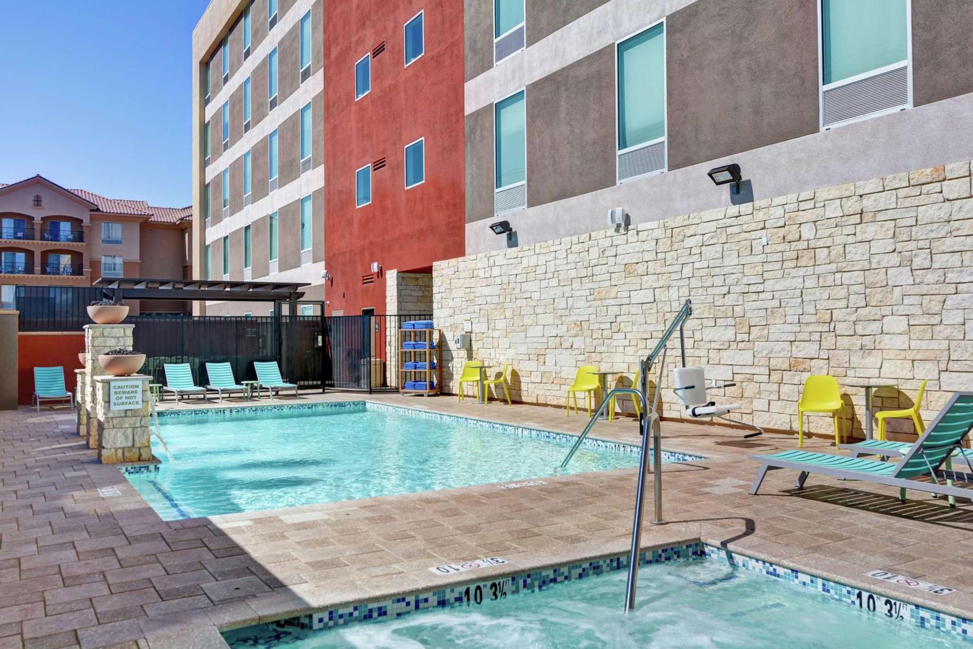 Home2 By Hilton Vegas Strip South 3*