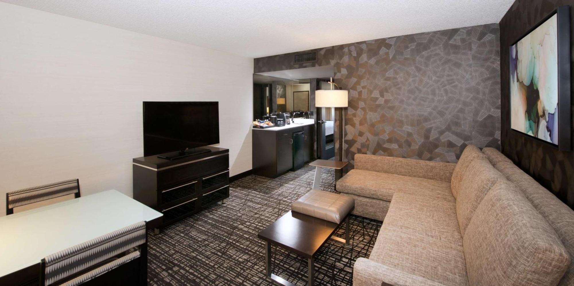 Hotel Embassy By Hilton 4*