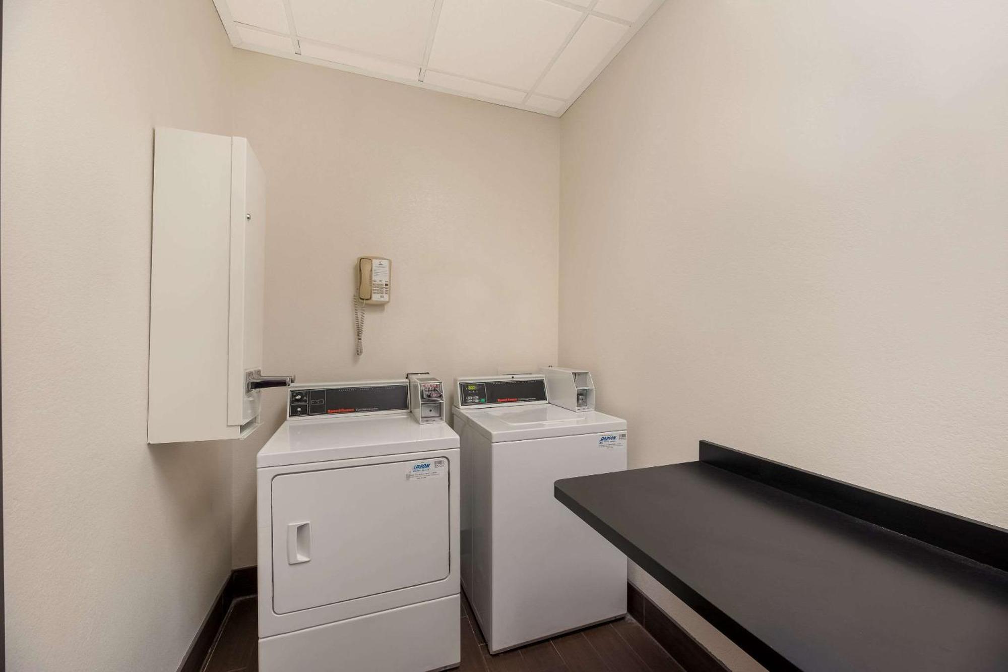 Comfort Inn&suites Vegas - Nellis Hotel 3*