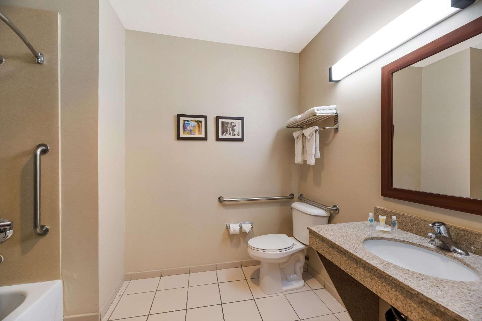 Comfort Inn&suites Vegas - Nellis Hotel Las Vegas