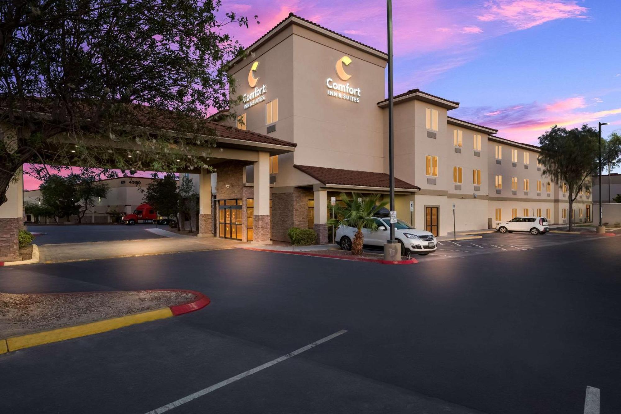 Comfort Inn&suites Vegas - Nellis 3*