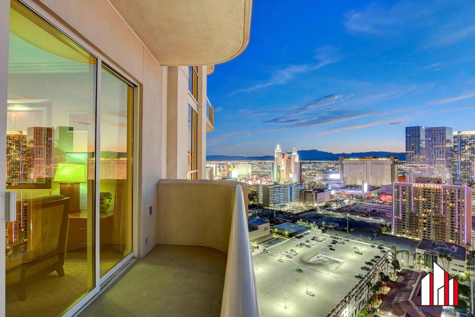 Mgm Signature-30-705 F1 Track & Strip View Balcony Сasa de vacaciones *