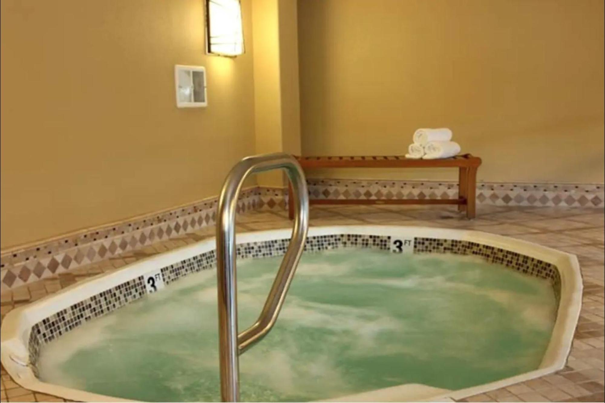 Together On The Strip - 2 Bedroom 1124 *