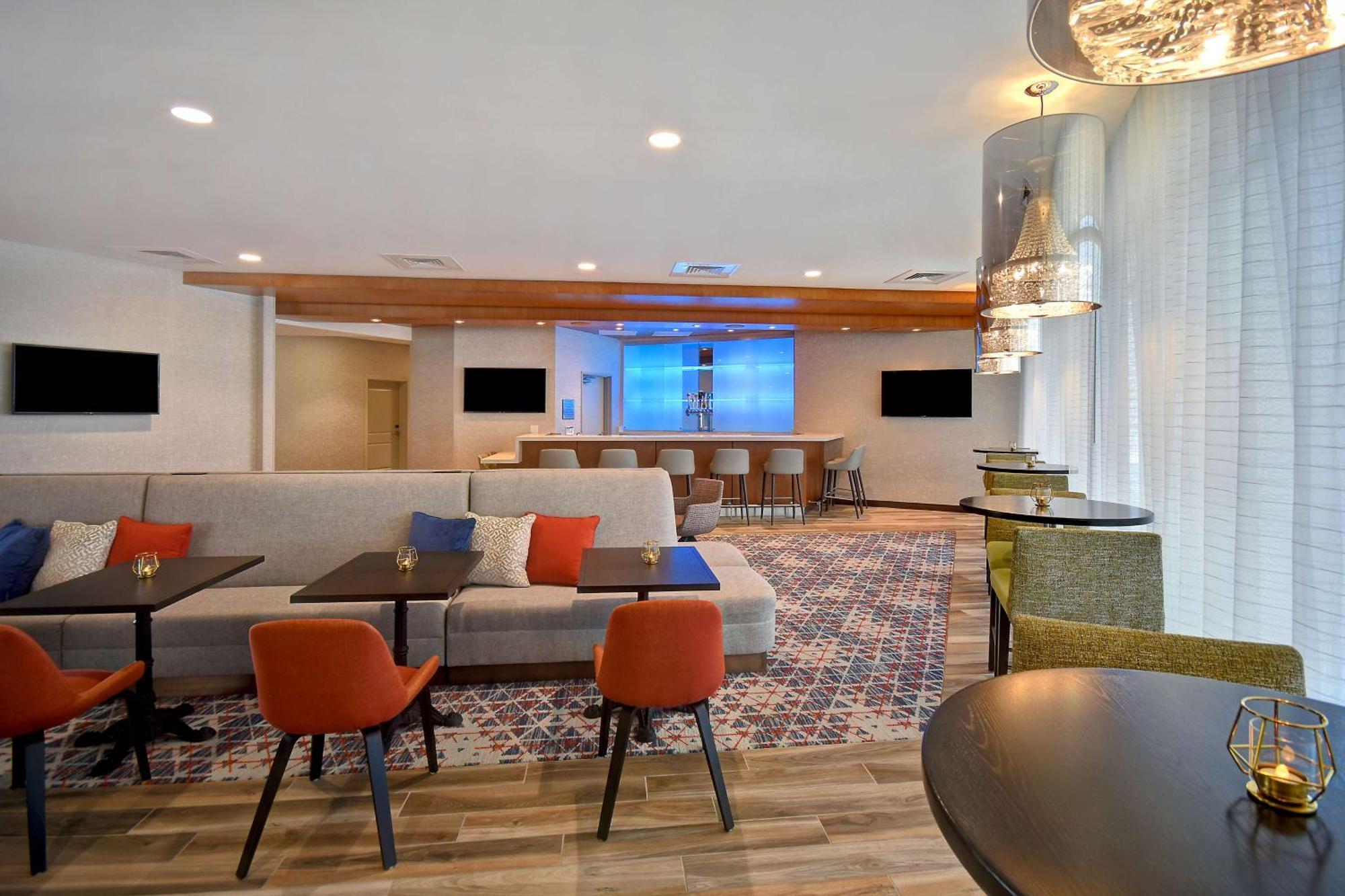 Hampton Inn&suites Vegas Convention Center 3*