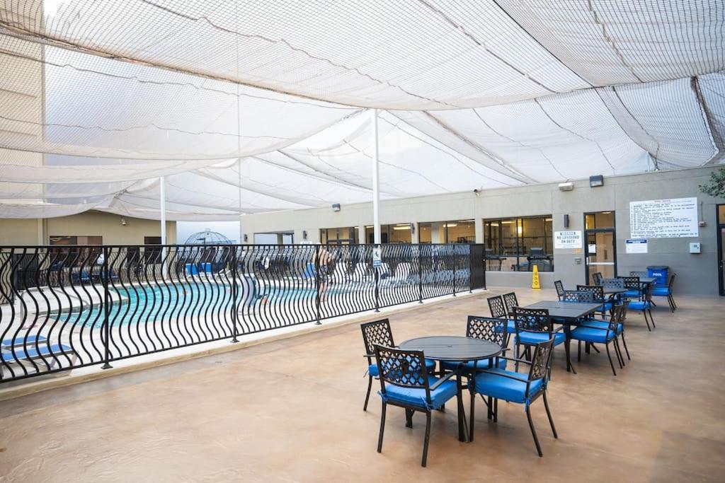 Apartment Penthouse With Epic Strip Views - 2Bd & 2Ba - No Resort Fees!