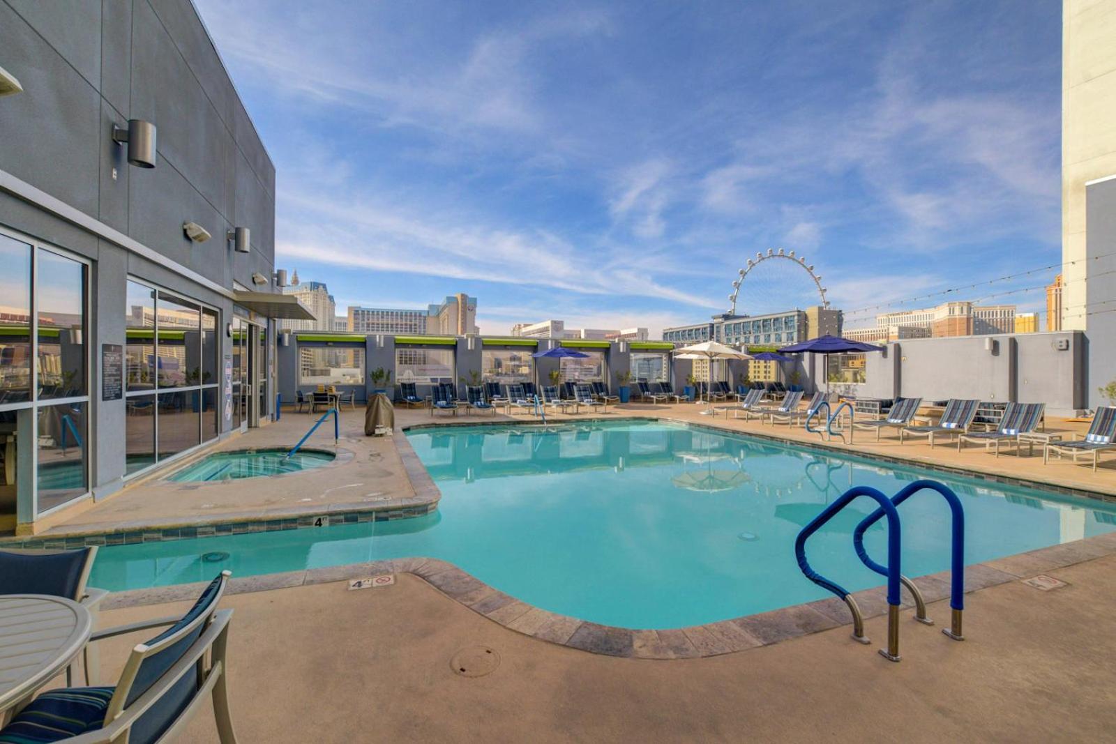Royal Oasis At Platinum Hotel-strip Views Aparthotel Las Vegas
