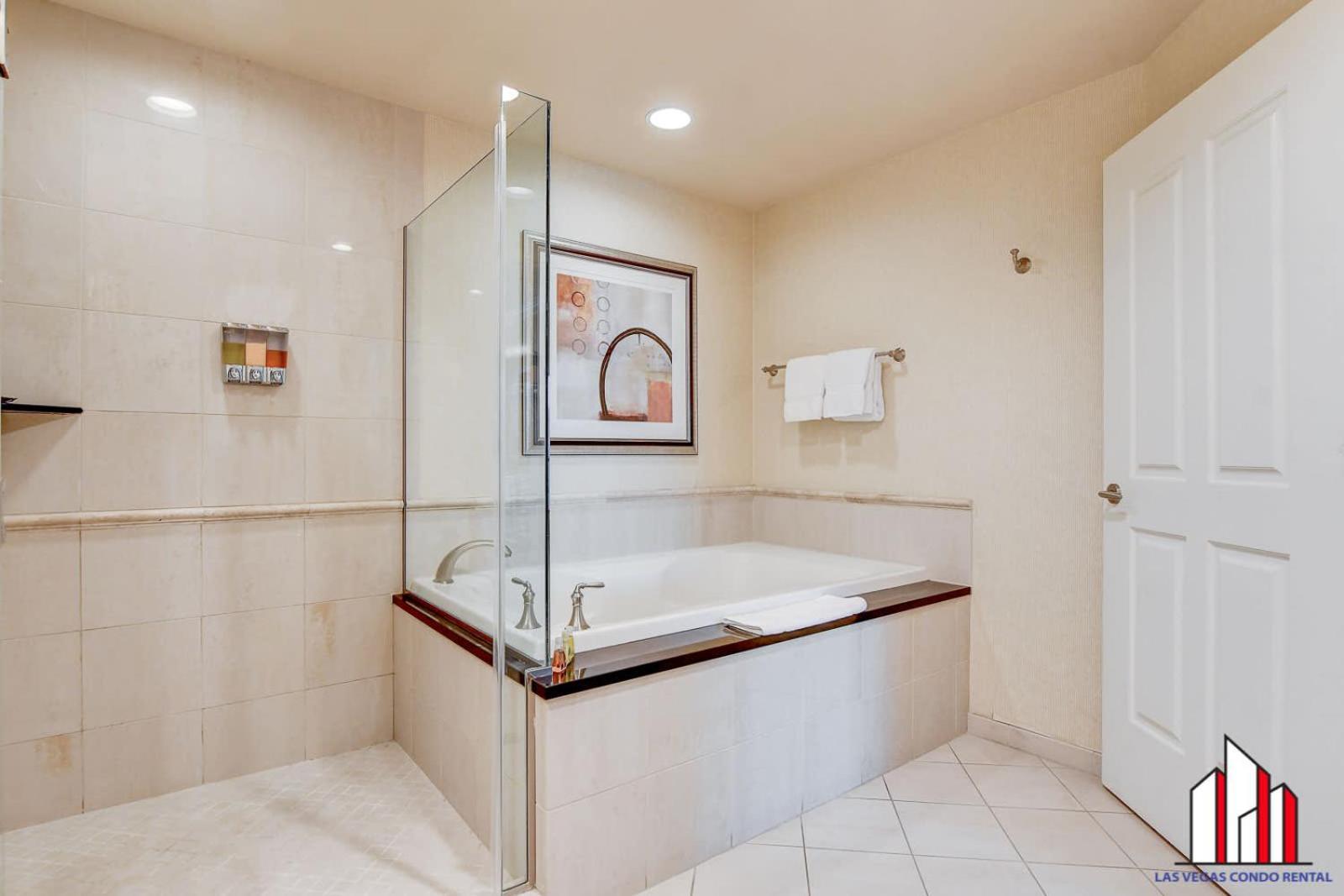 Holiday home Mgm Signature-25-611 Strip View Jacuzzi