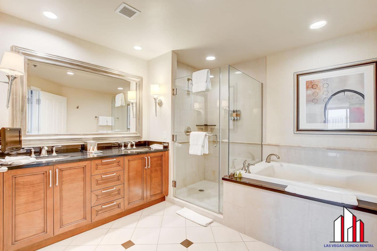 Mgm Signature-25-611 Strip View Jacuzzi *