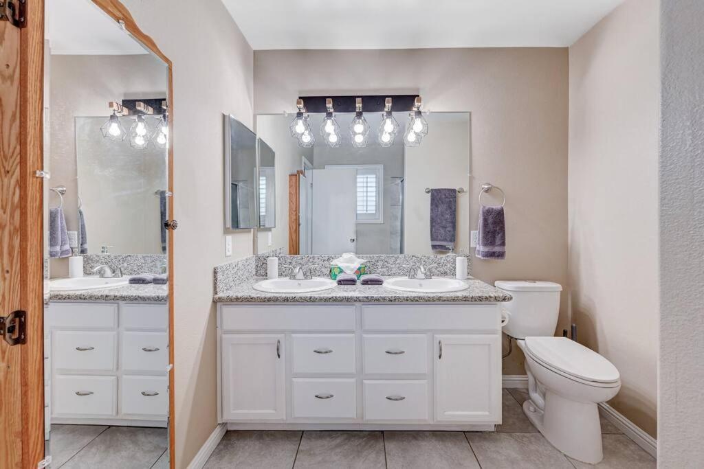 Cozy Getaway With King Bed, Bbq & Spacious Backyard Henderson