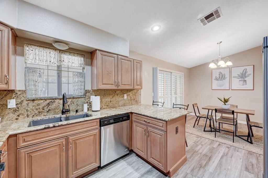Cozy Getaway With King Bed, Bbq & Spacious Backyard Casa vacanze *