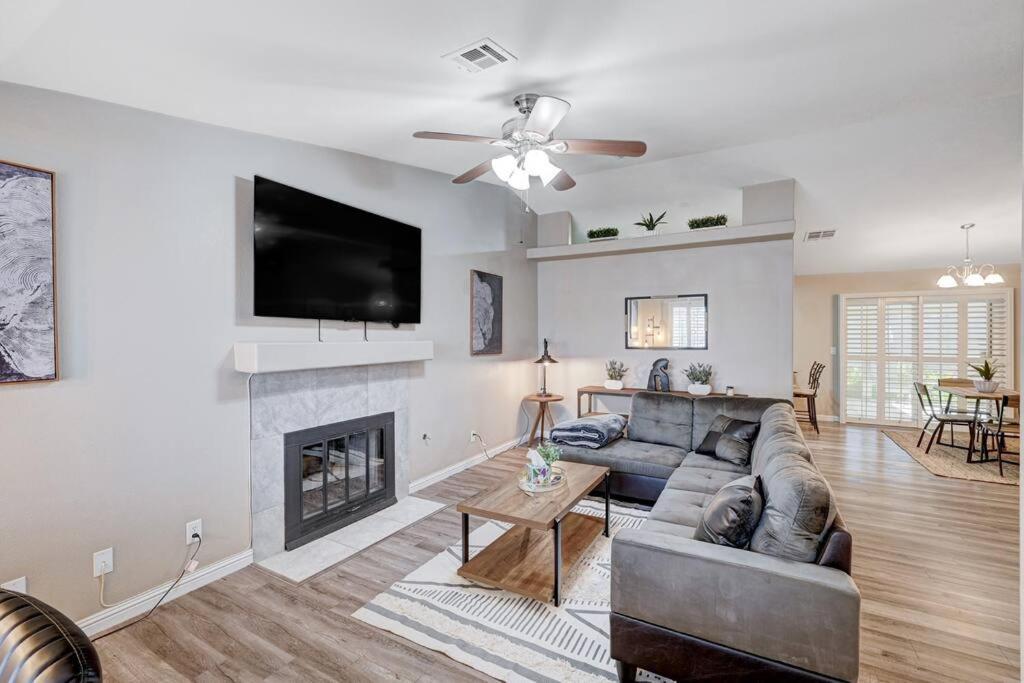 Casa vacanze Cozy Getaway With King Bed, Bbq & Spacious Backyard Henderson