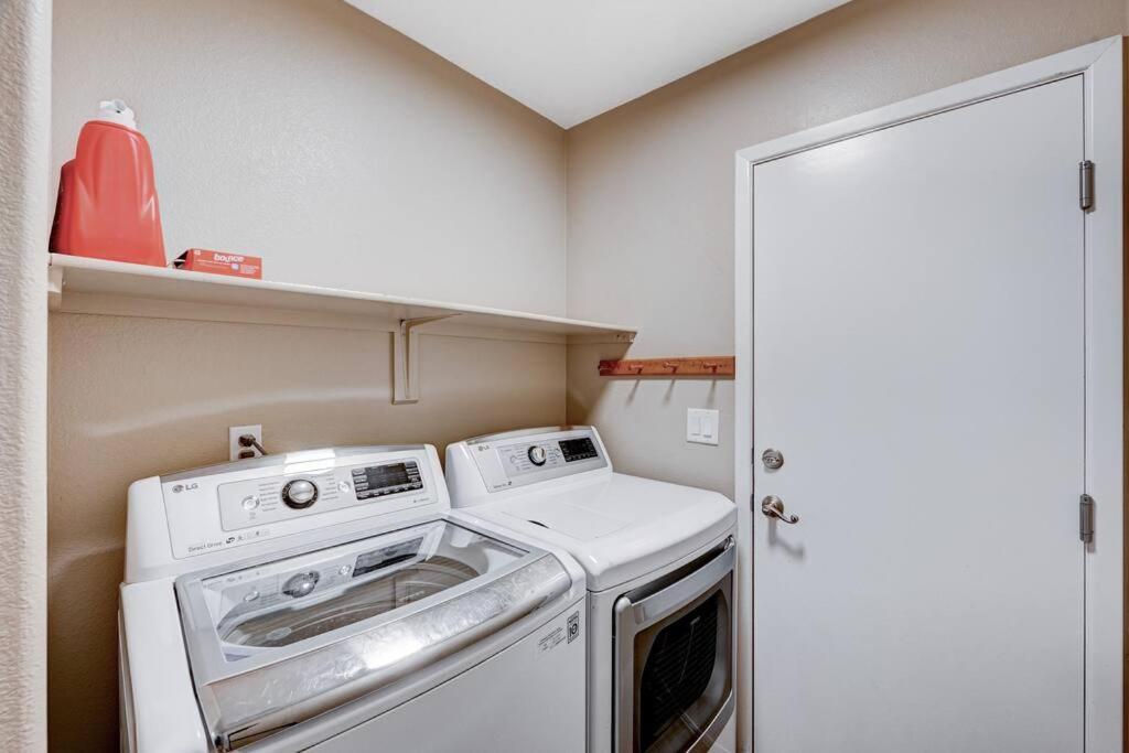 Cozy Getaway With King Bed, Bbq & Spacious Backyard Casa vacanze Henderson