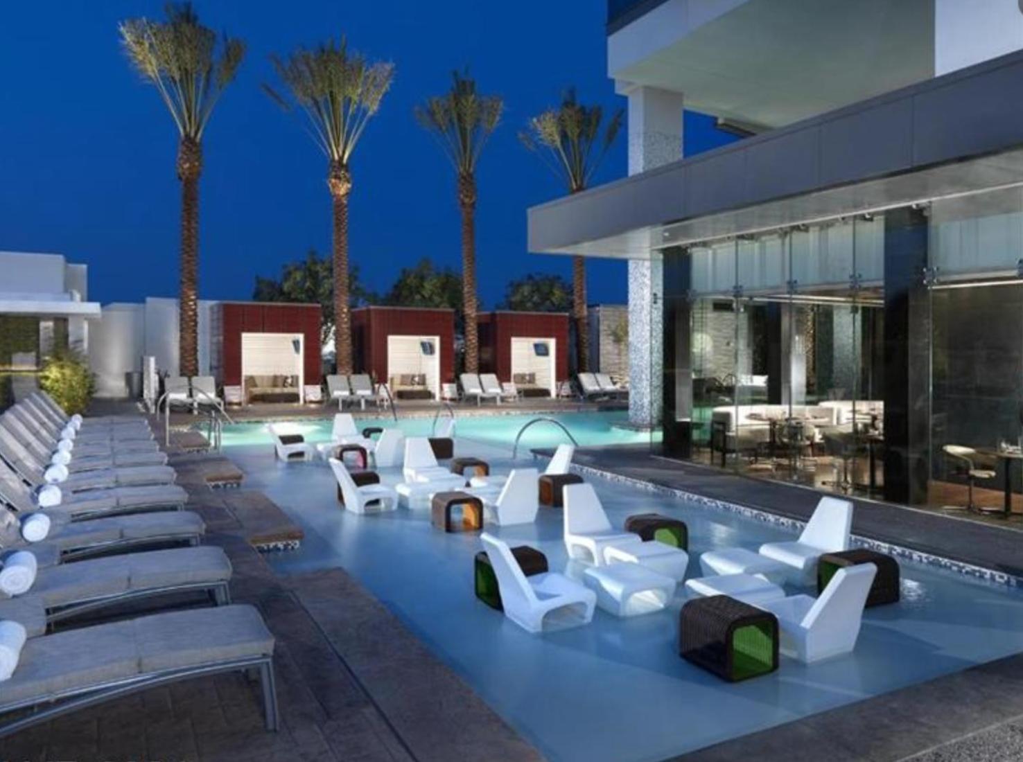 Ava 37th Flr Strip View Balcony Palms Place *