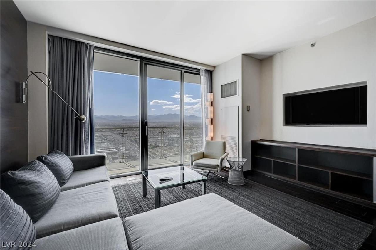 Inn Beautiful Mountain View Palms 30307 Las Vegas
