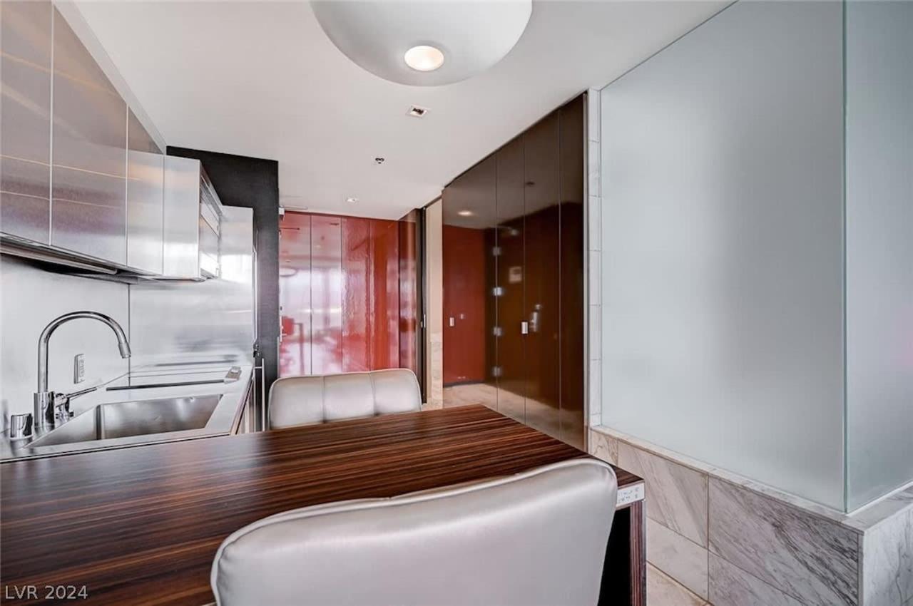 Inn Beautiful Mountain View Palms 30307 Las Vegas