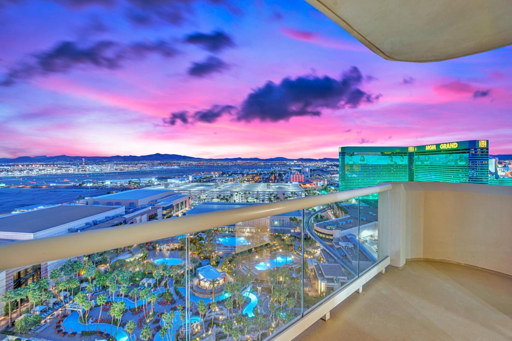Skyline Serenity-strip Pool F1 View-no Fee *