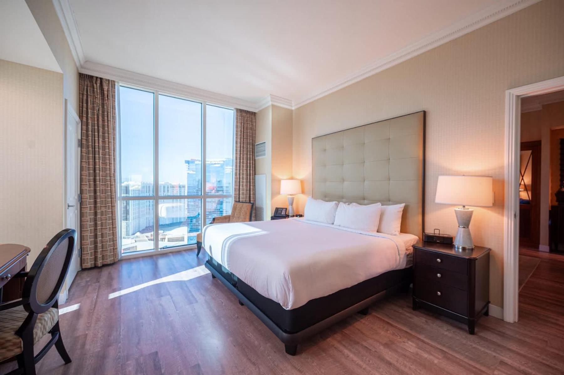 High Floor Stripview Balcony 1bdr & Jetbath Las Vegas