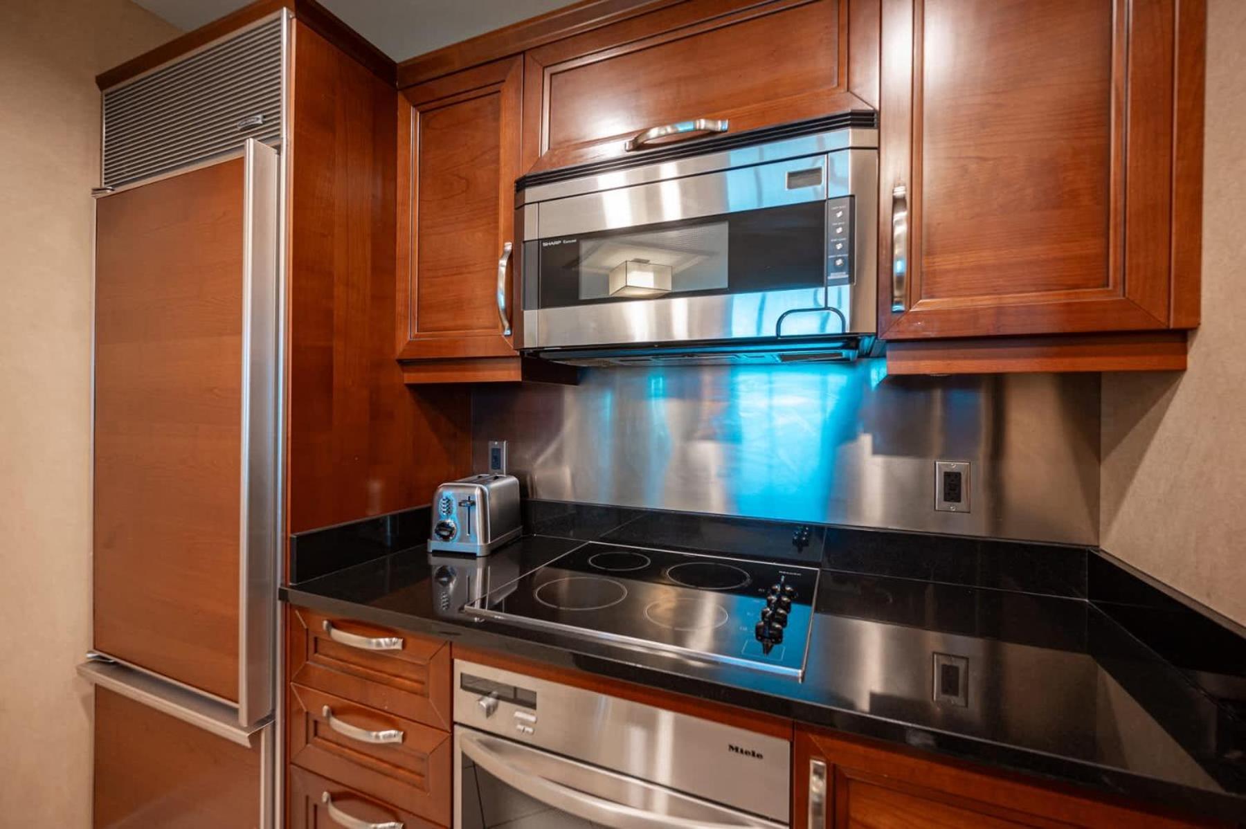 High Floor Stripview Balcony 1bdr & Jetbath Apartment Las Vegas