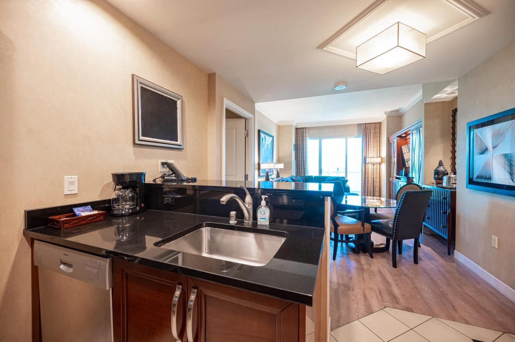 High Floor Stripview Balcony 1bdr & Jetbath Las Vegas