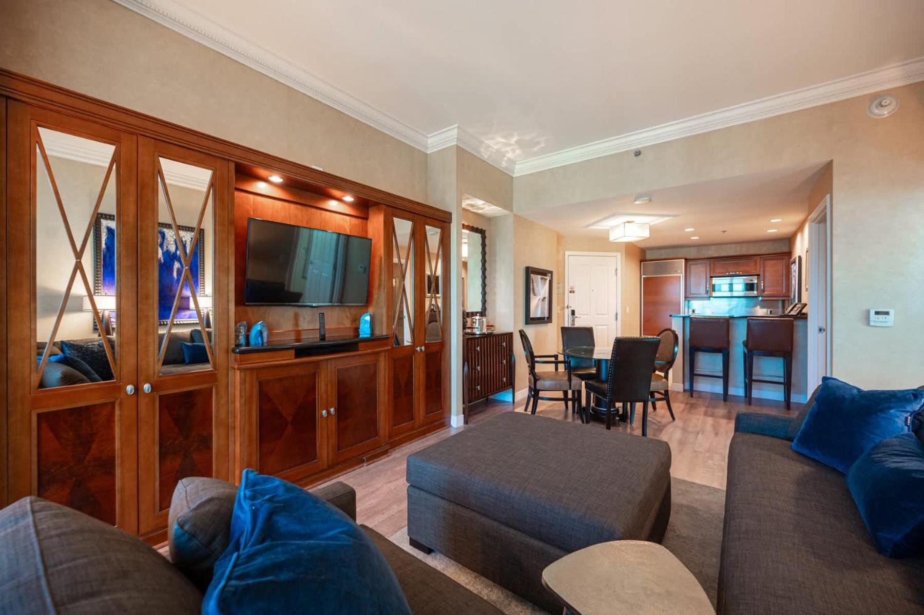 High Floor Stripview Balcony 1bdr & Jetbath Apartment Las Vegas
