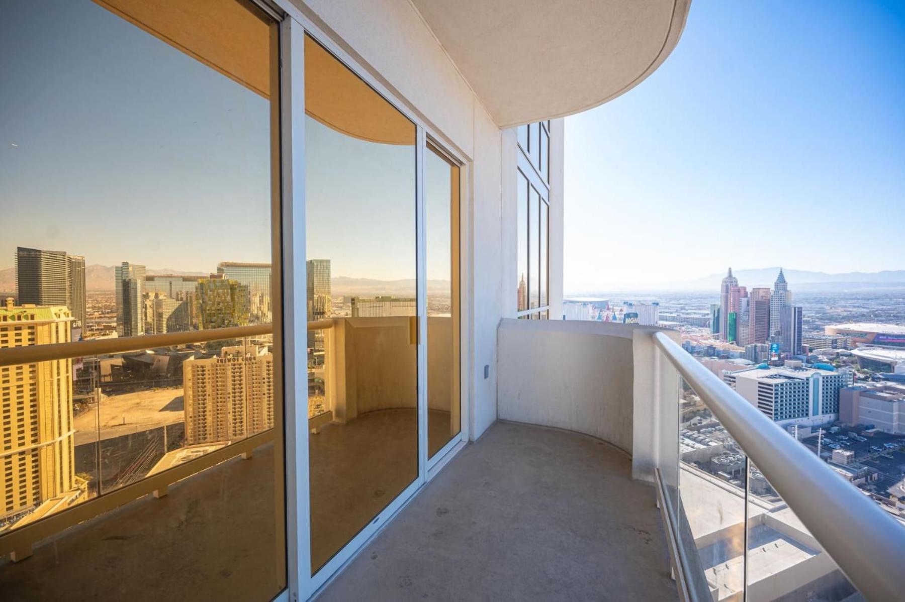 Apartment High Floor Stripview Balcony 1bdr & Jetbath Las Vegas