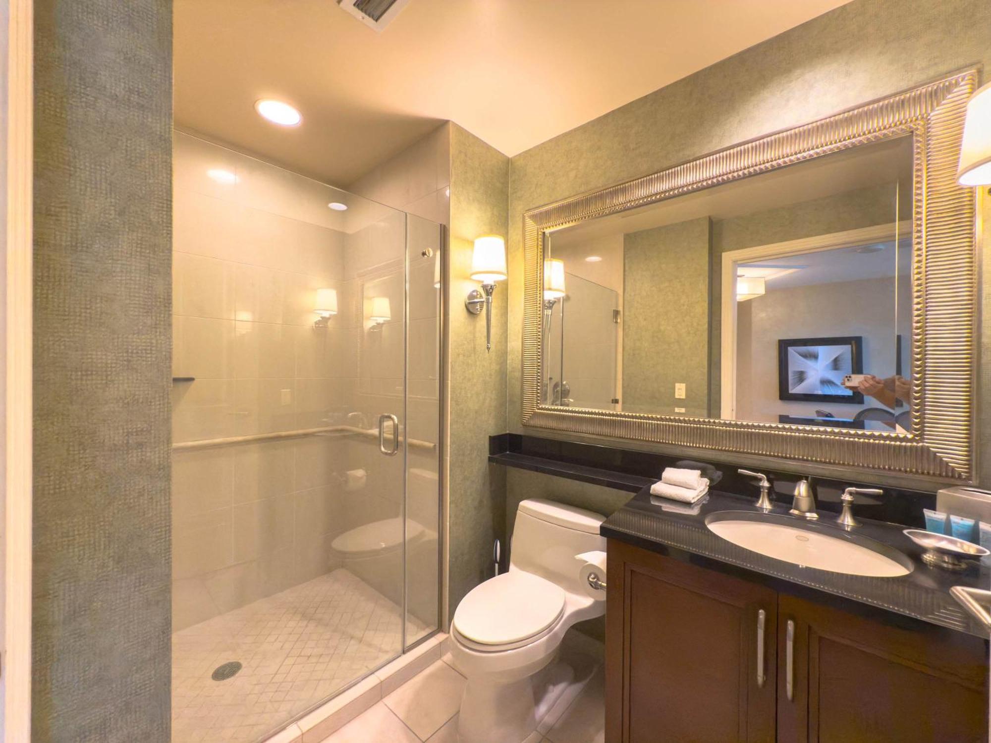 High Floor Stripview Balcony 1bdr & Jetbath * Las Vegas