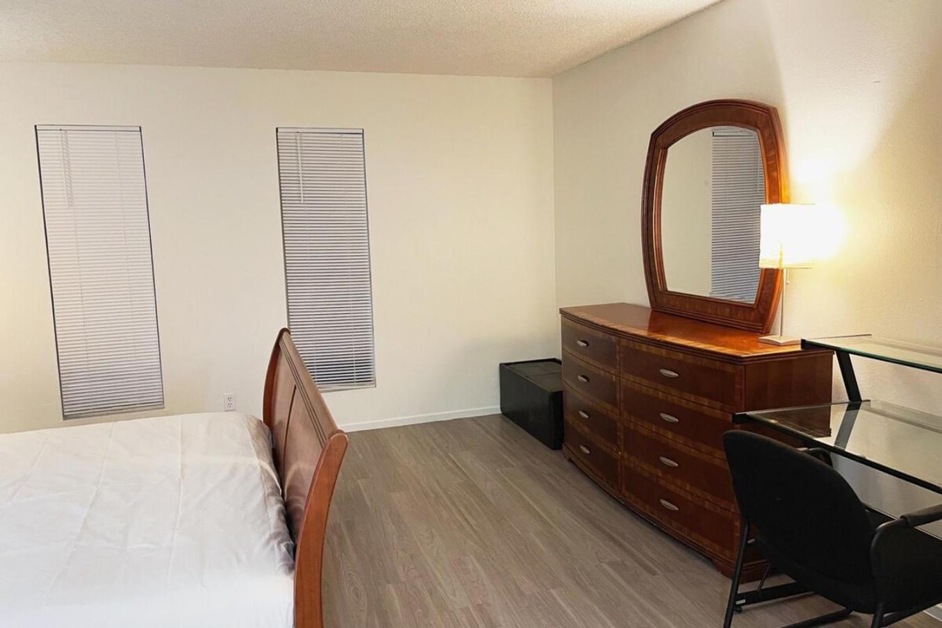 2 To 6 Bedroom Walk To Strip Mgm Casino Shop Club Holiday home Las Vegas