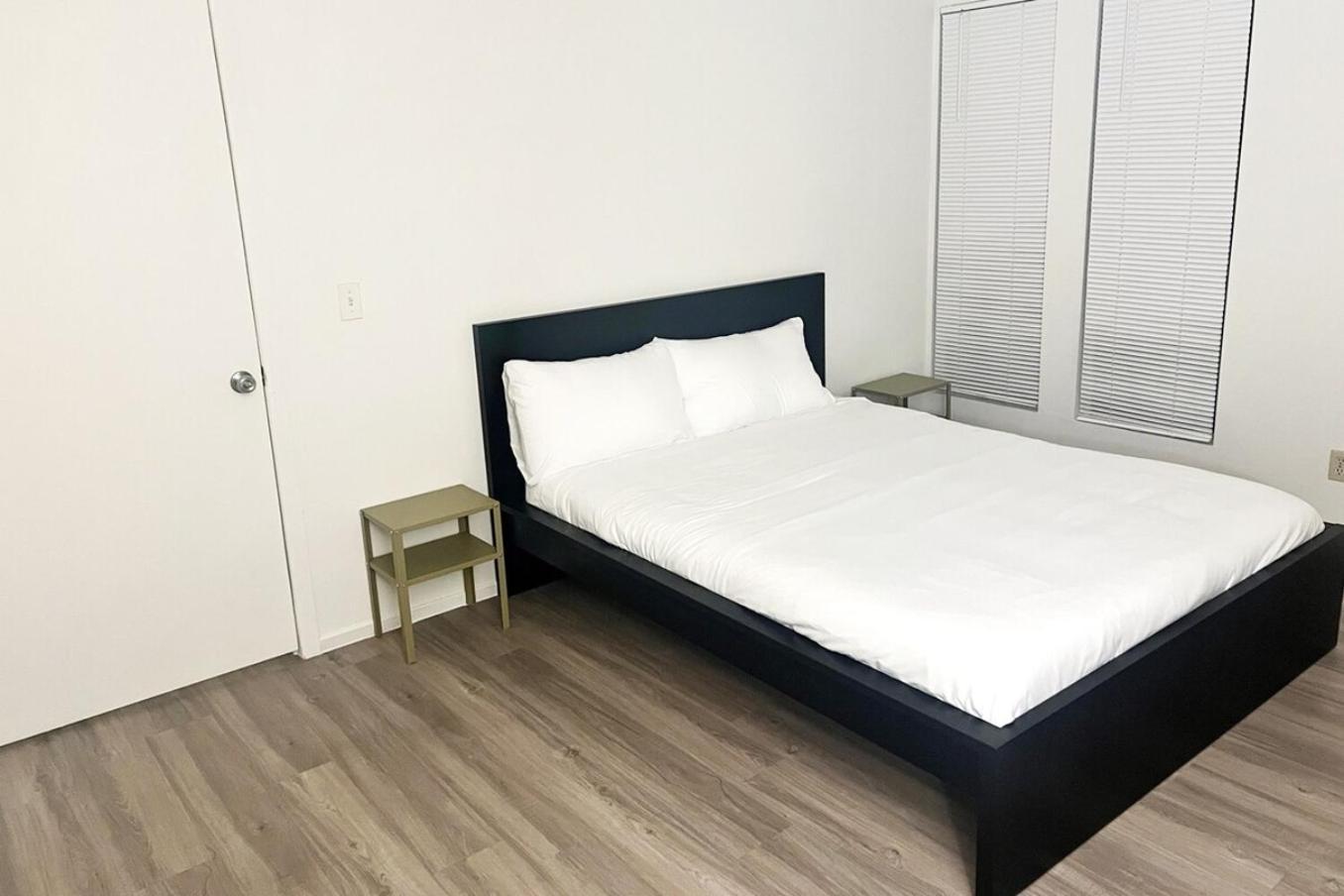 2 To 6 Bedroom Walk To Strip Mgm Casino Shop Club Holiday home Las Vegas
