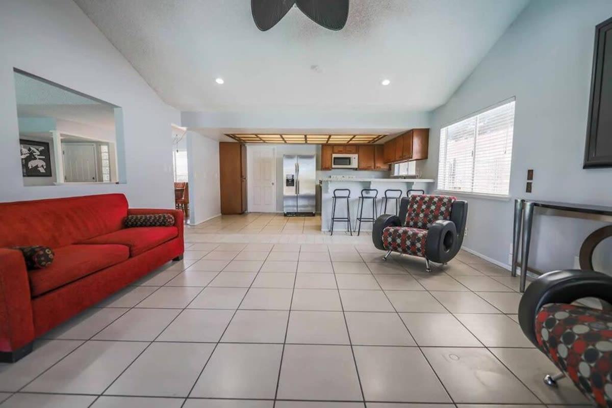 Gorgeous Escape With A Pool In Fabulous Vegas