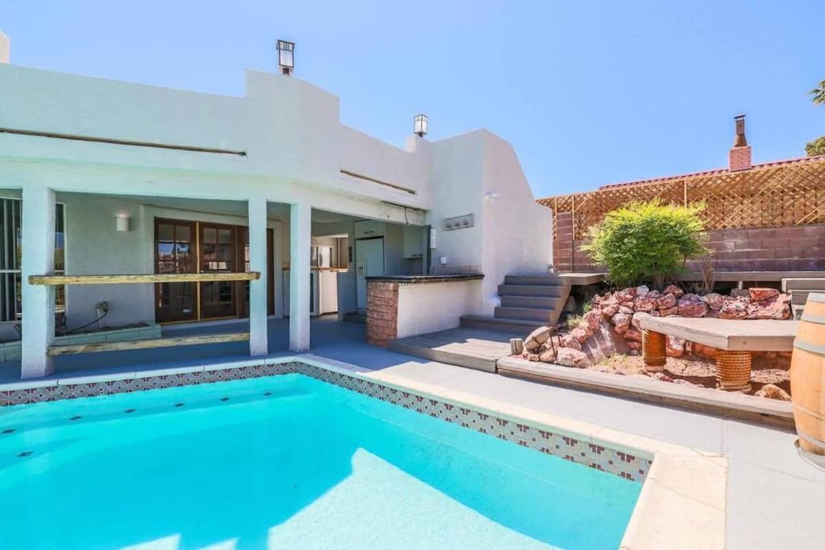 Gorgeous Escape With A Pool In Fabulous Vegas