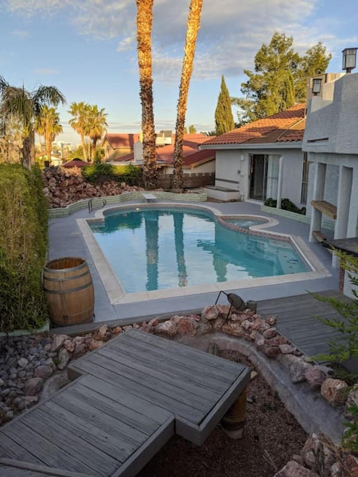 Gorgeous Escape With A Pool In Fabulous Vegas Holiday home *
