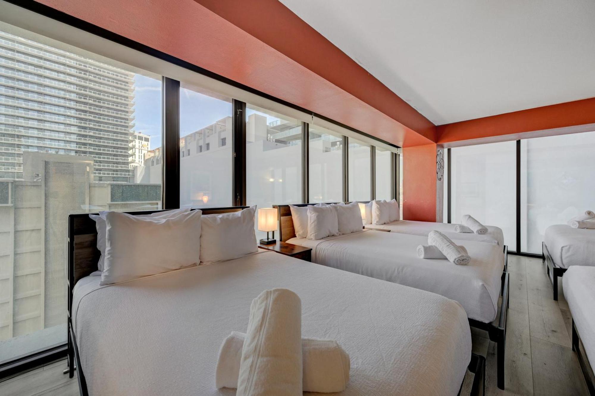 Penthouse With Epic Strip Views - 2Bd & 2Ba - No Resort Fees! Apartment