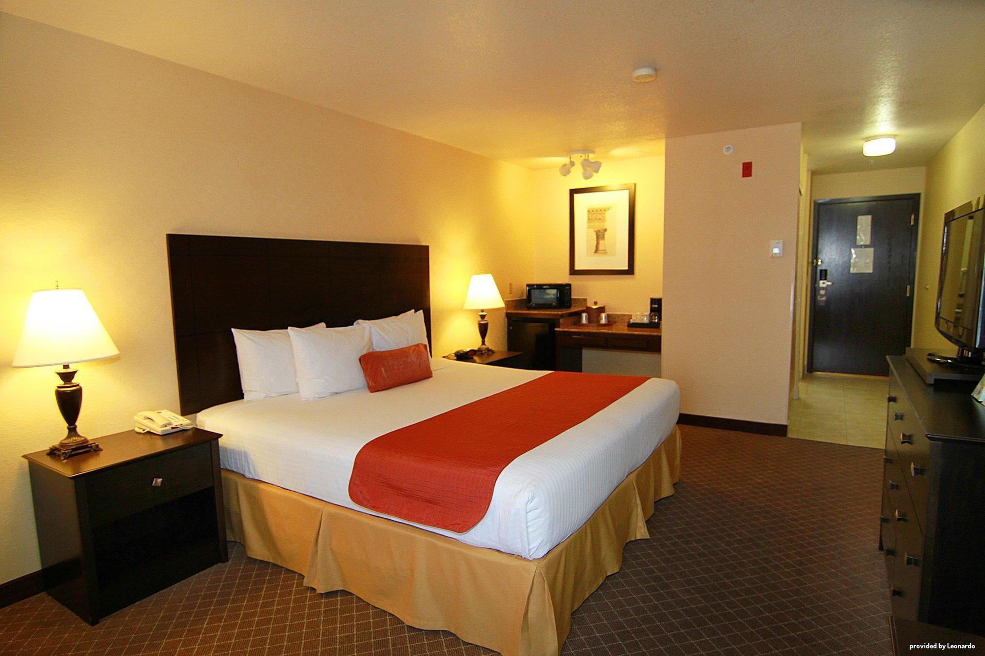 Best Western Plus West 3*