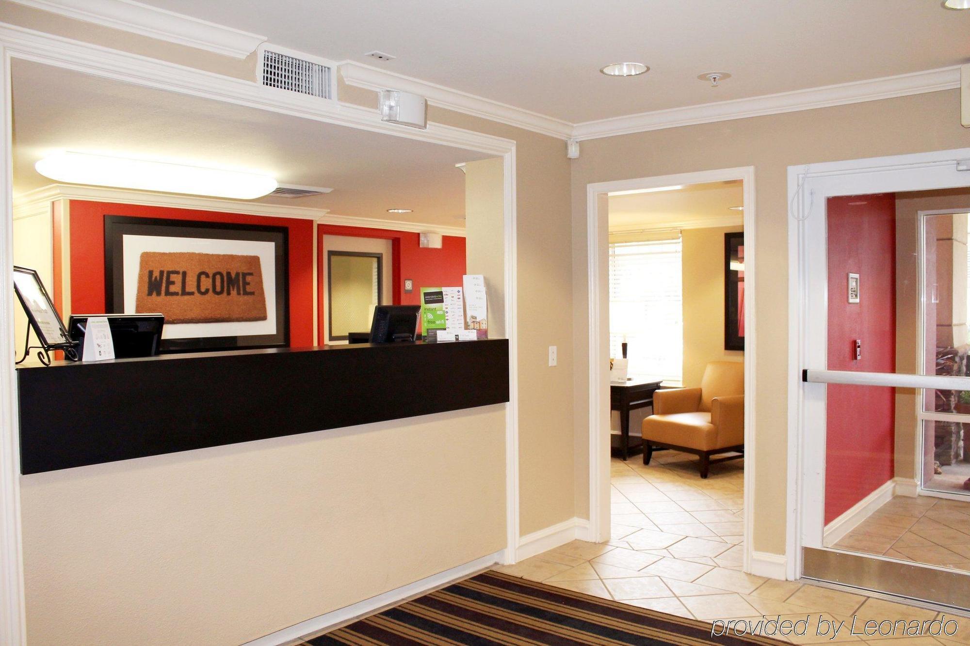 Mainstay Convention Center Hotel 2*
