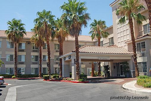 Mainstay Convention Center Hotel 2*